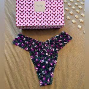 NWT Victoria’s Secret Lace Floral Thong